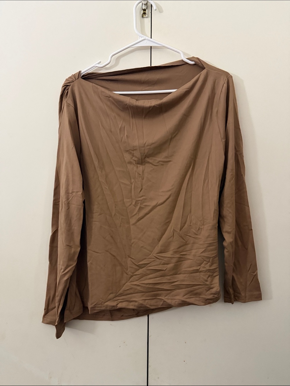 Women’s Long Sleeve Boatneck Top in Brown